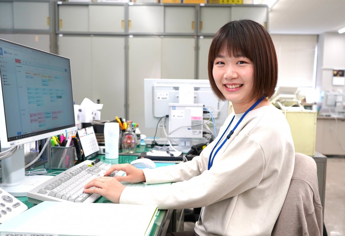 社員インタビュー 土屋咲季 デスクワーク