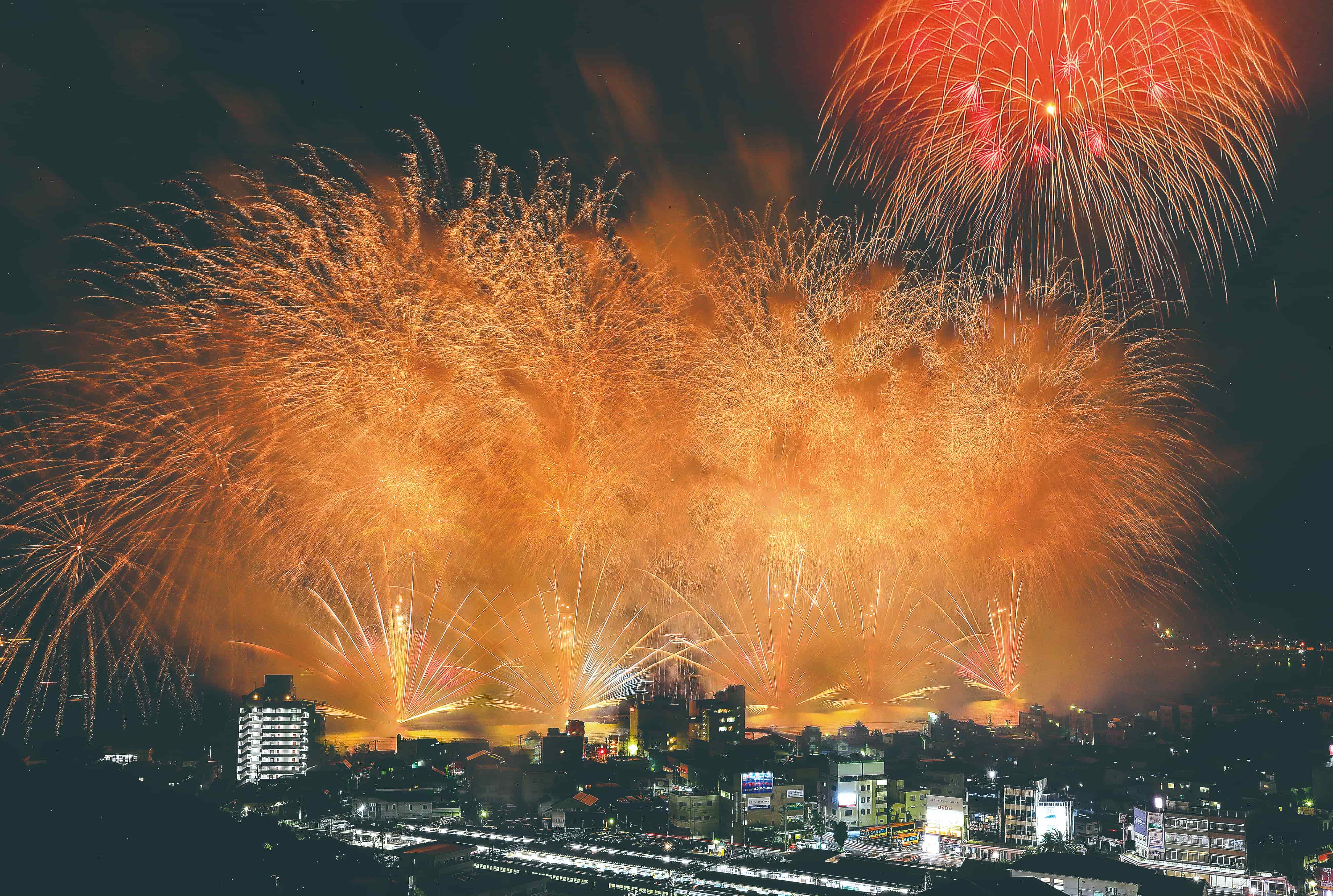提供：伊東市観光協会　按針祭海の花火大会　PT-16(1)